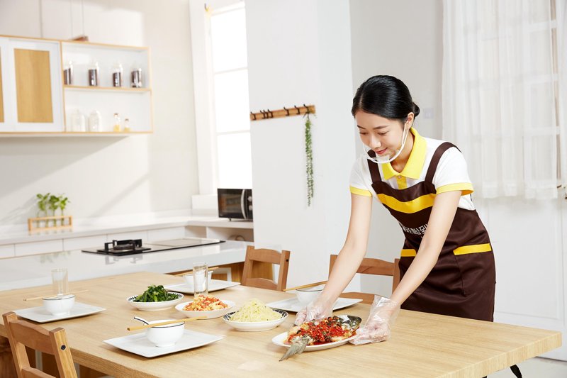 南京家政服务全指南：月嫂、育儿嫂、住家保姆、钟点工保洁怎么选才不踩坑